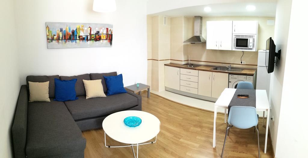 Mitjana Plaza Apartment